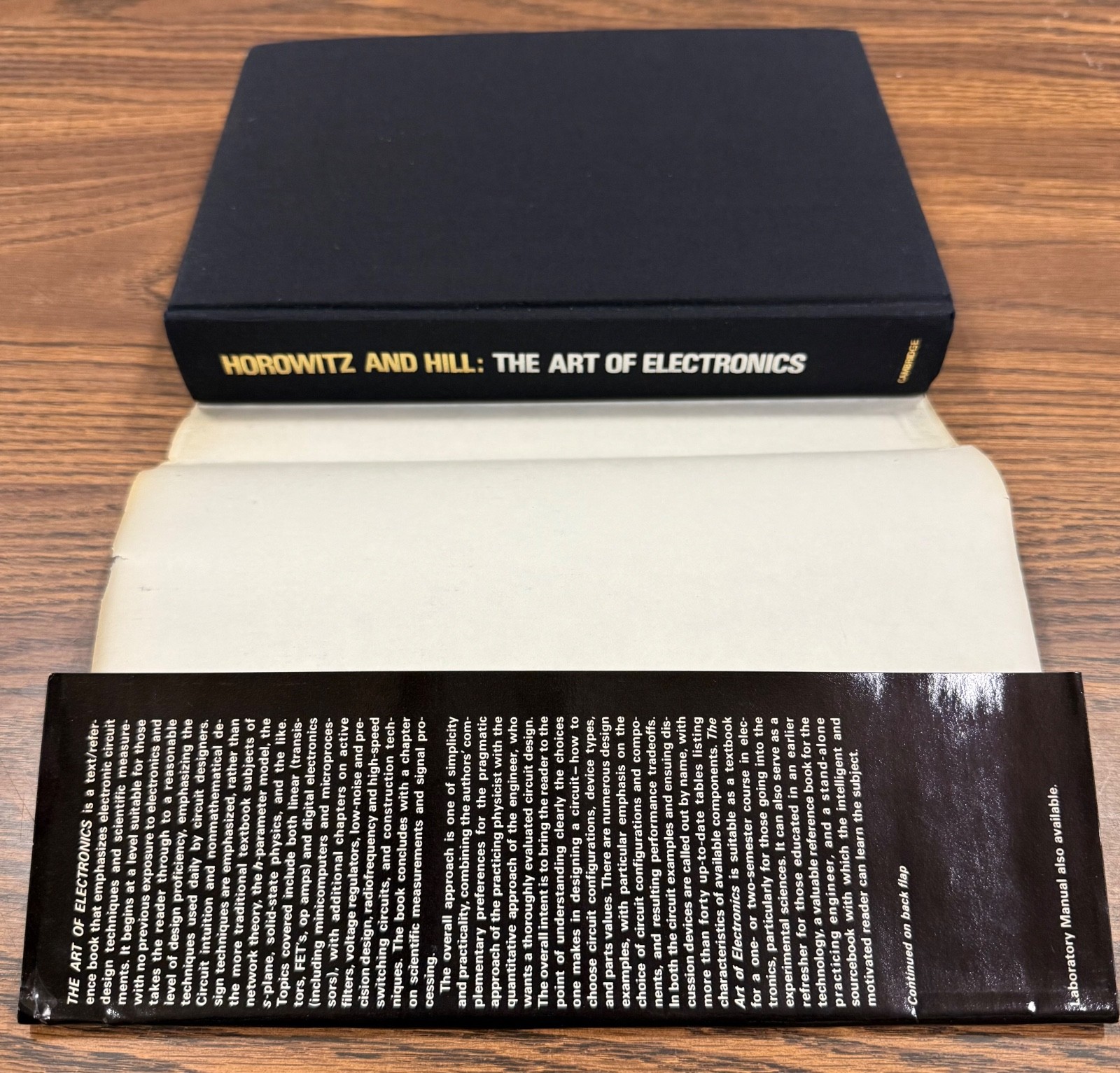 Set: Art of Electronics Text and Laboratory Manual by Horowitz, Hill, & Robinson