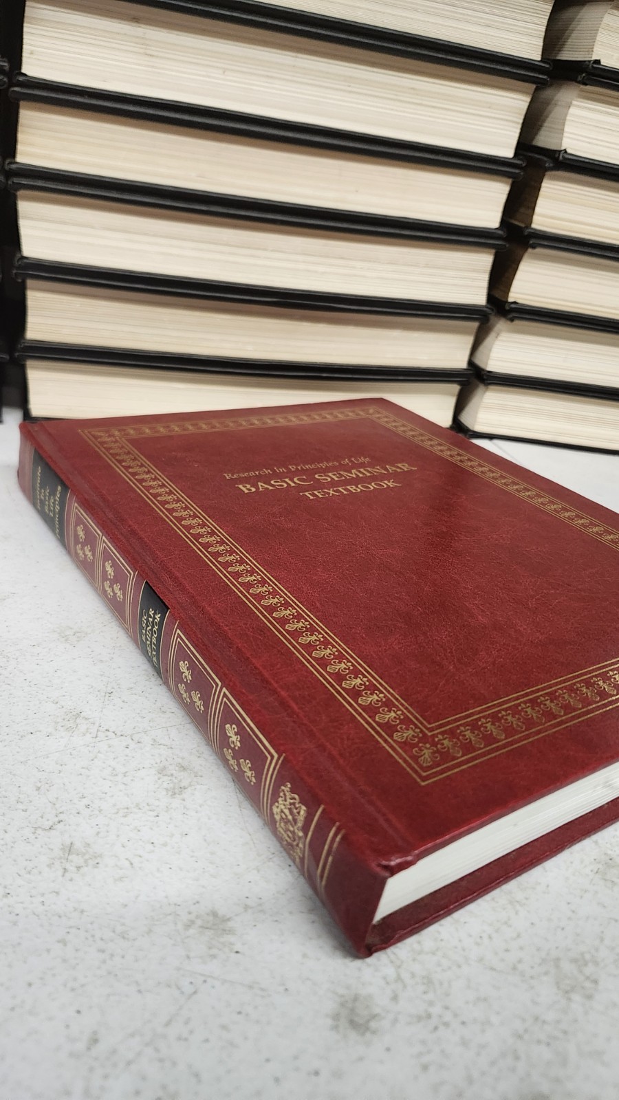 BASIC SEMINAR TEXTBOOK RESEARCH IN PRINCIPLES OF LIFE Bill Gothard HC 1993