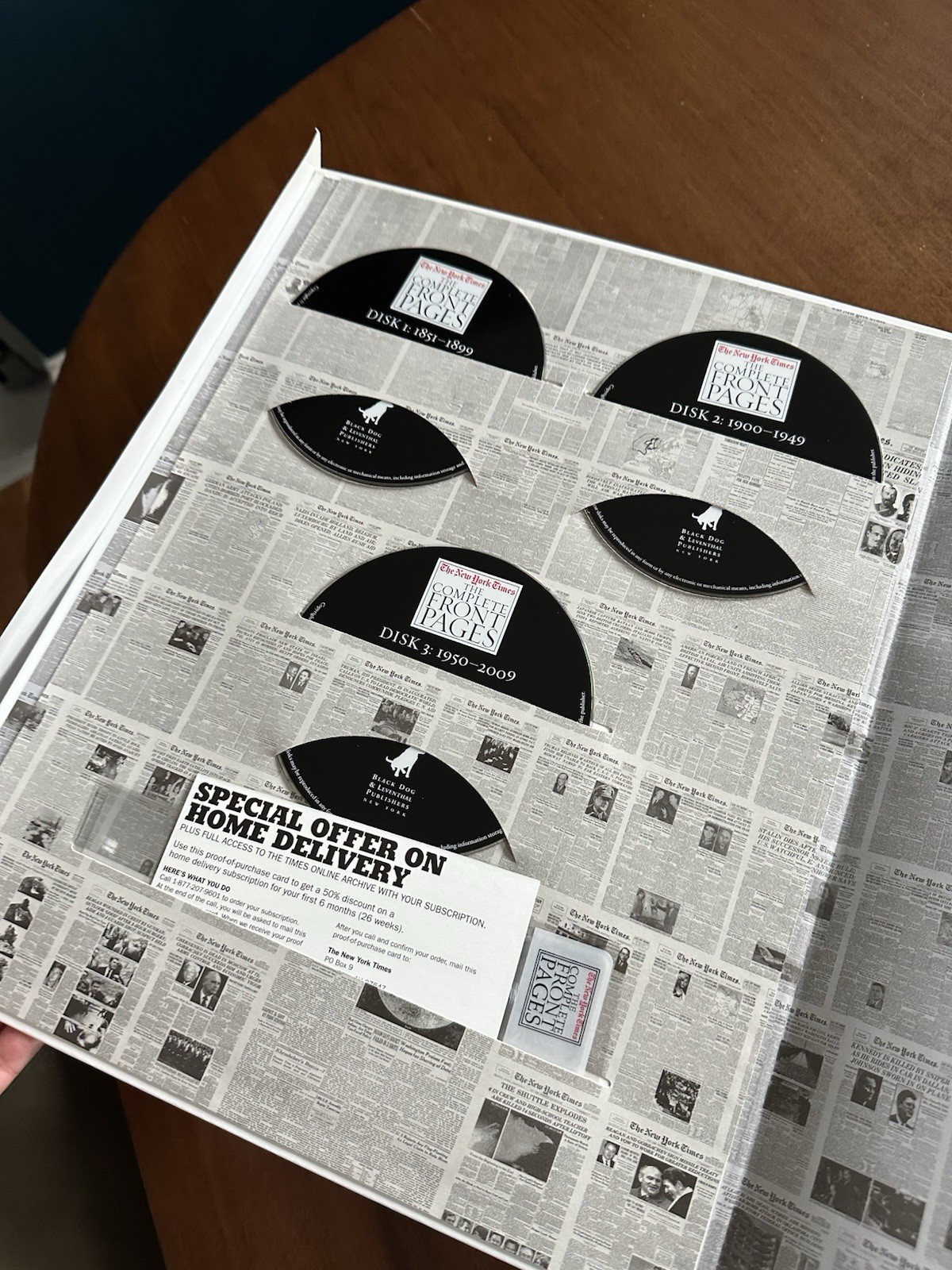 New York Times:the Complete Front Pages 1851-2009 Updated Edition by Bill Keller