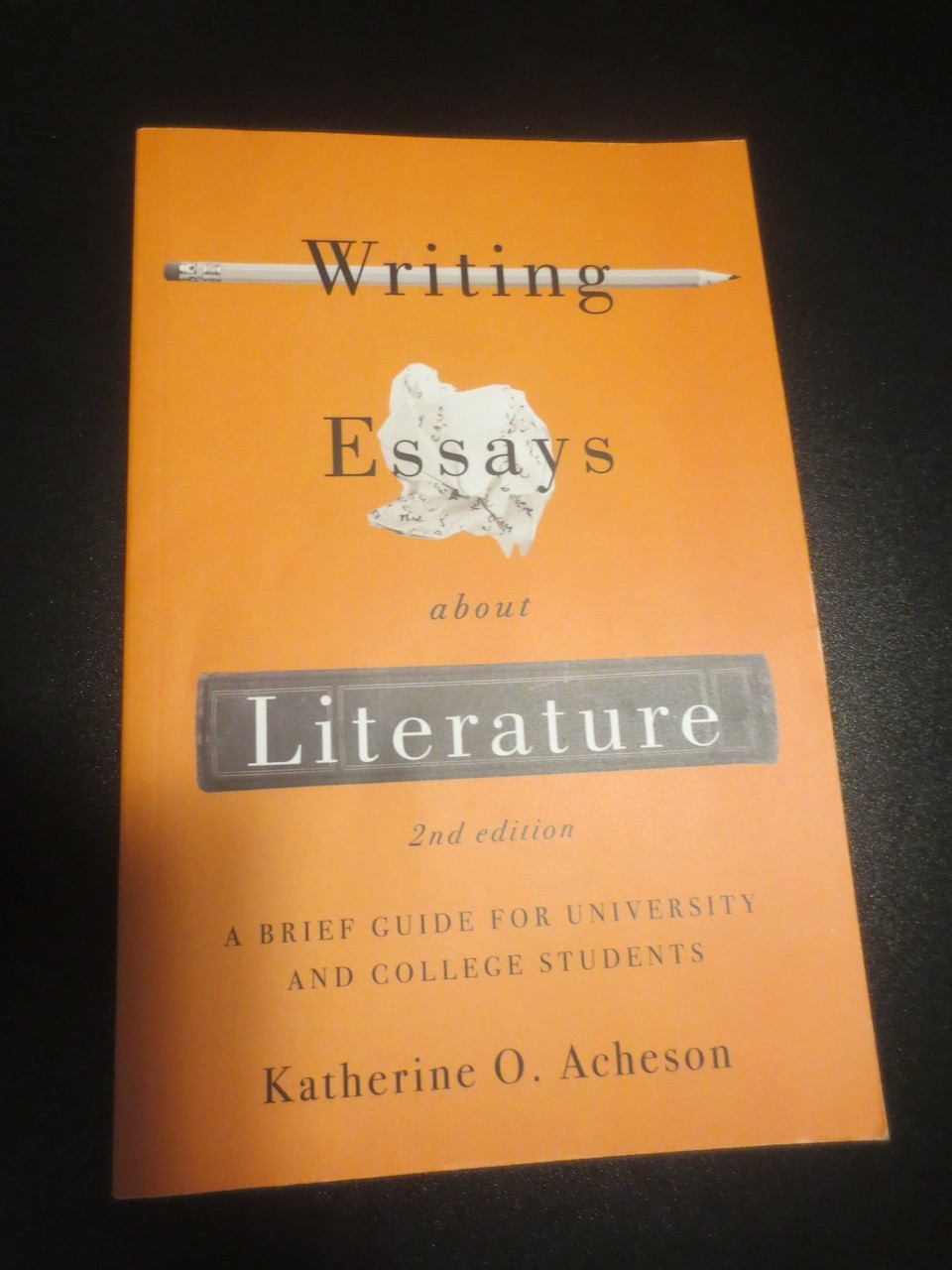 BOOK LOT: «TRUTH’S RAGGED EDGE» AND WRITING ESSAYS ABOUT LITERATURE