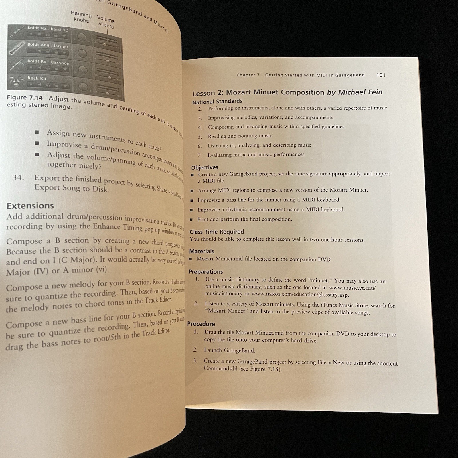 Making Music with GarageBand and Mixcraft Book with Companion DVD Hodson 2011