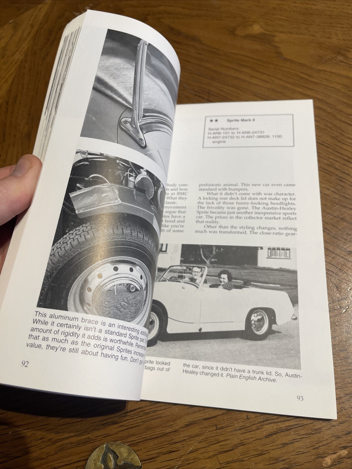 MBI Buyer’s Guide Ser.: Illustrated Austin-Healey Buyers Guide by Richard Newton