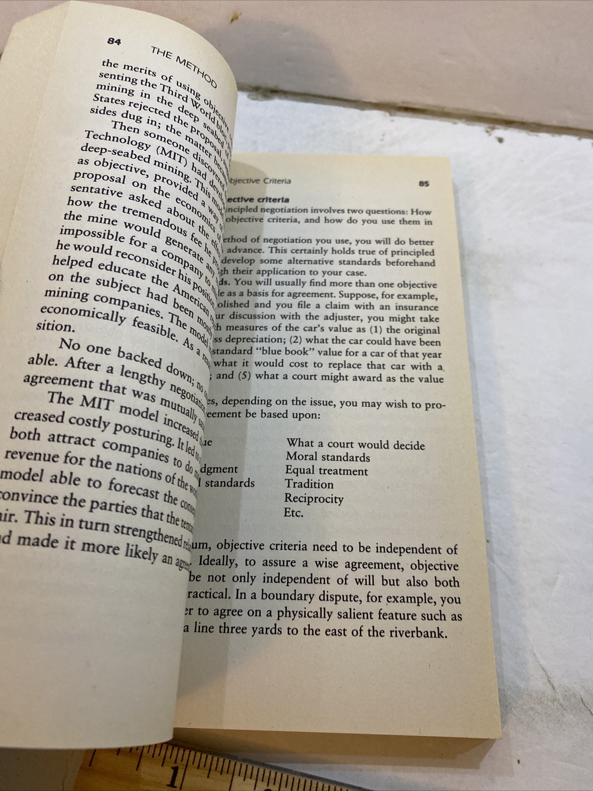 Getting To Yes – Roger Fisher & William Ury (Paperback, 1991)