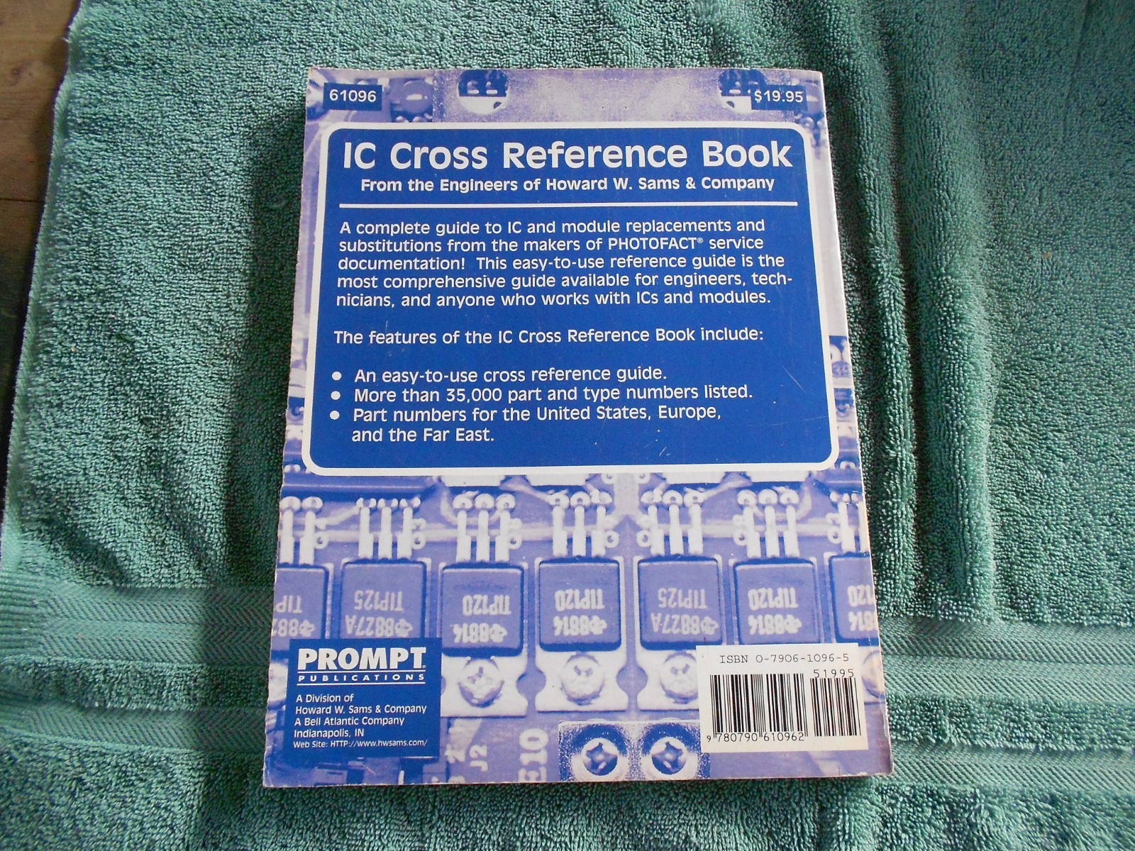 IC Cross Reference Book by Howard W. Sams and Co. Staff