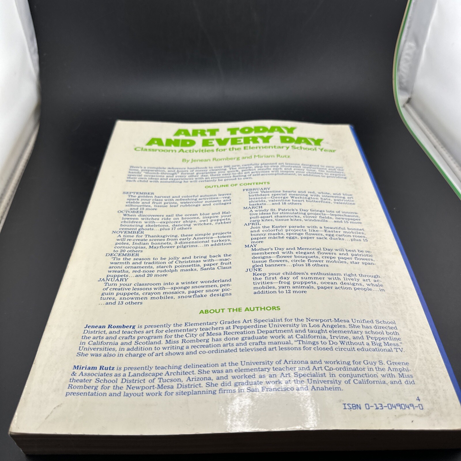 Art Today and Every Day : Classroom Activities for the Elementary School Year by