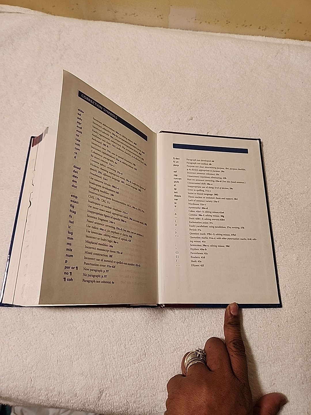 Holt Handbook by Stephen R. Mandell and Laurie G. Kirszner (2001, Hardcover)