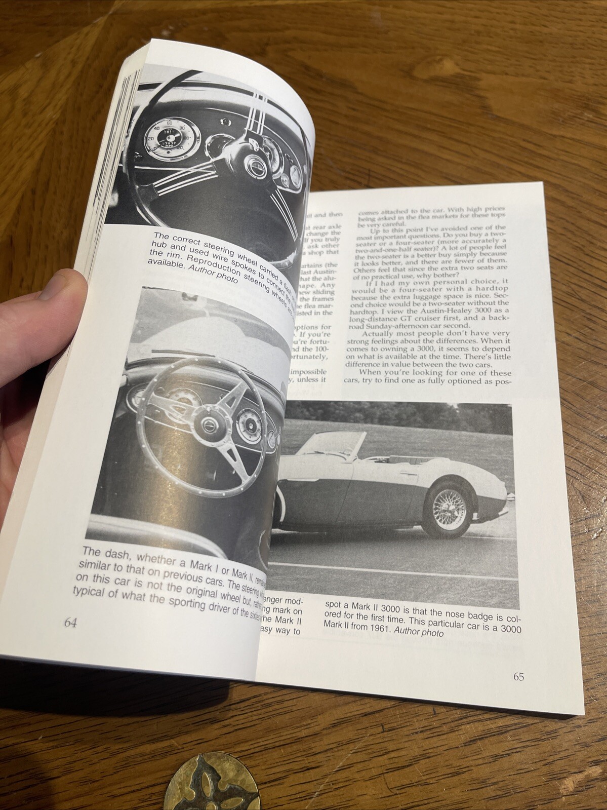 MBI Buyer’s Guide Ser.: Illustrated Austin-Healey Buyers Guide by Richard Newton