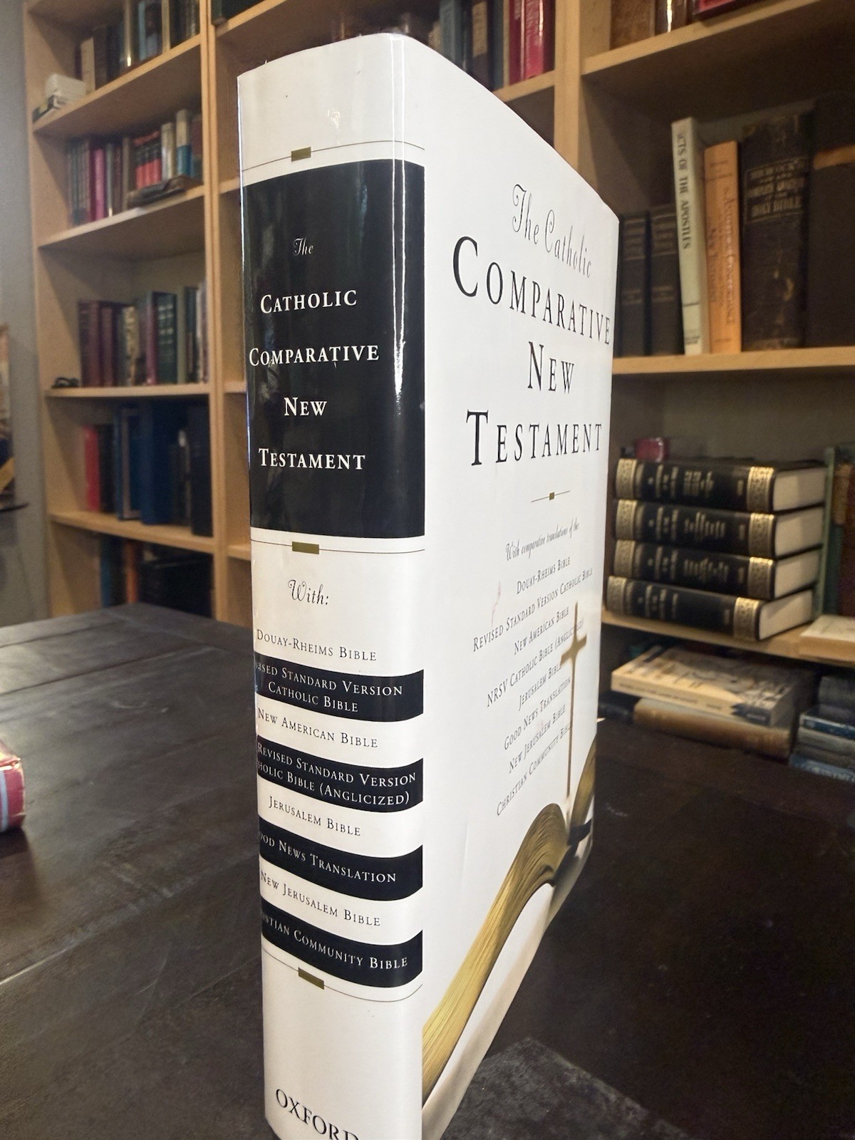 THE CATHOLIC COMPARATIVE NEW TESTAMENT By Oxford University Press Hardcover EUC