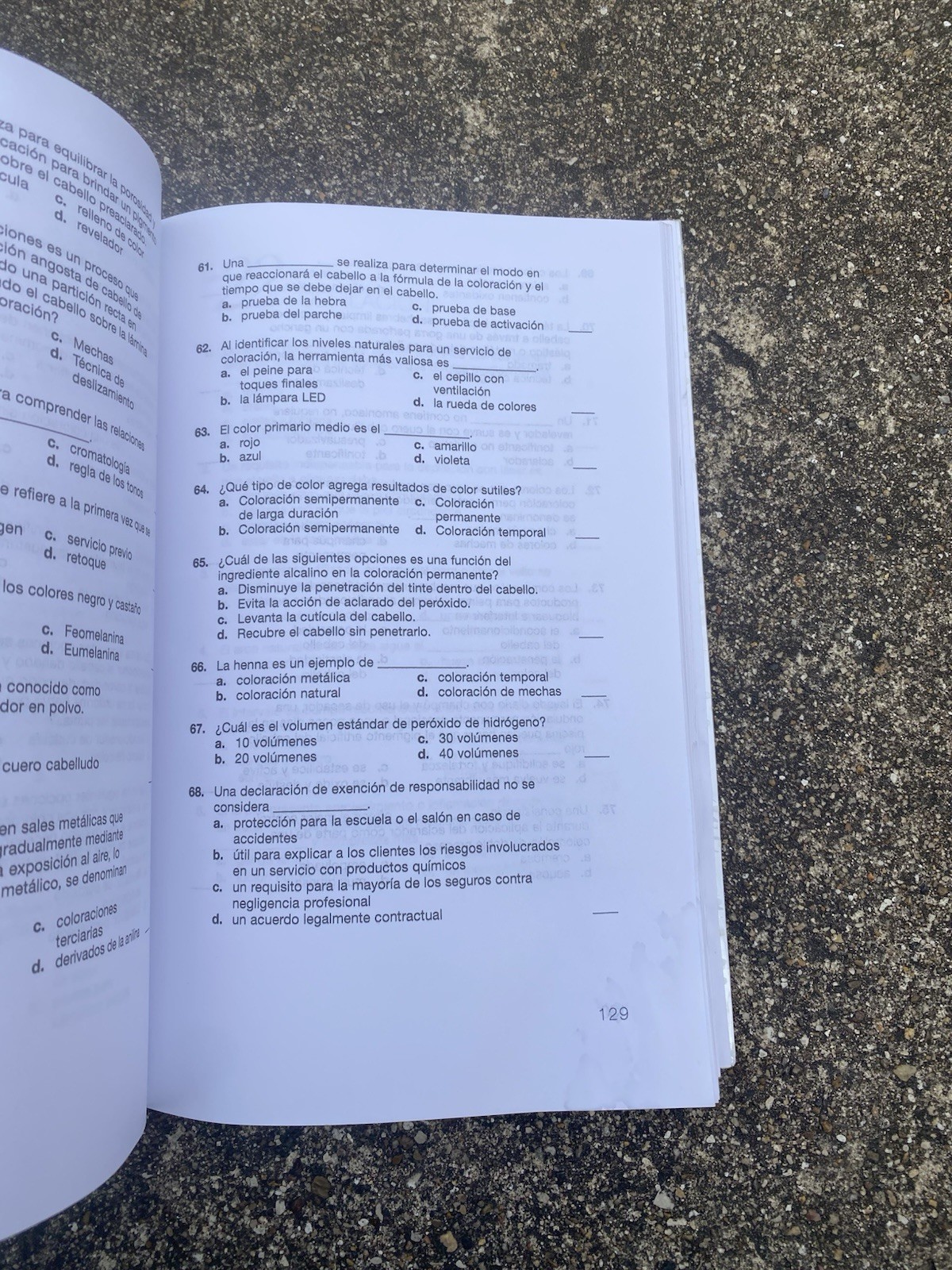 Spanish Translated Exam Review for Milady Standard Cosmetology by Milady (2015,