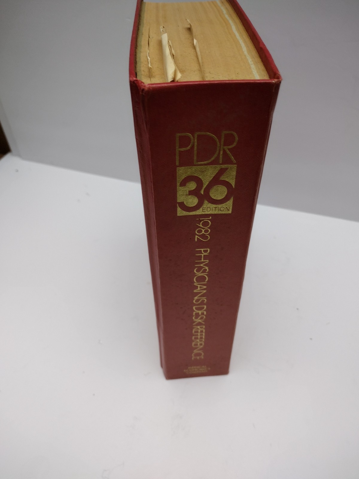 PDR 36th Edition 1982 Physicians’ Desk Reference Hardcover 4 lbs + 10″X7.25″