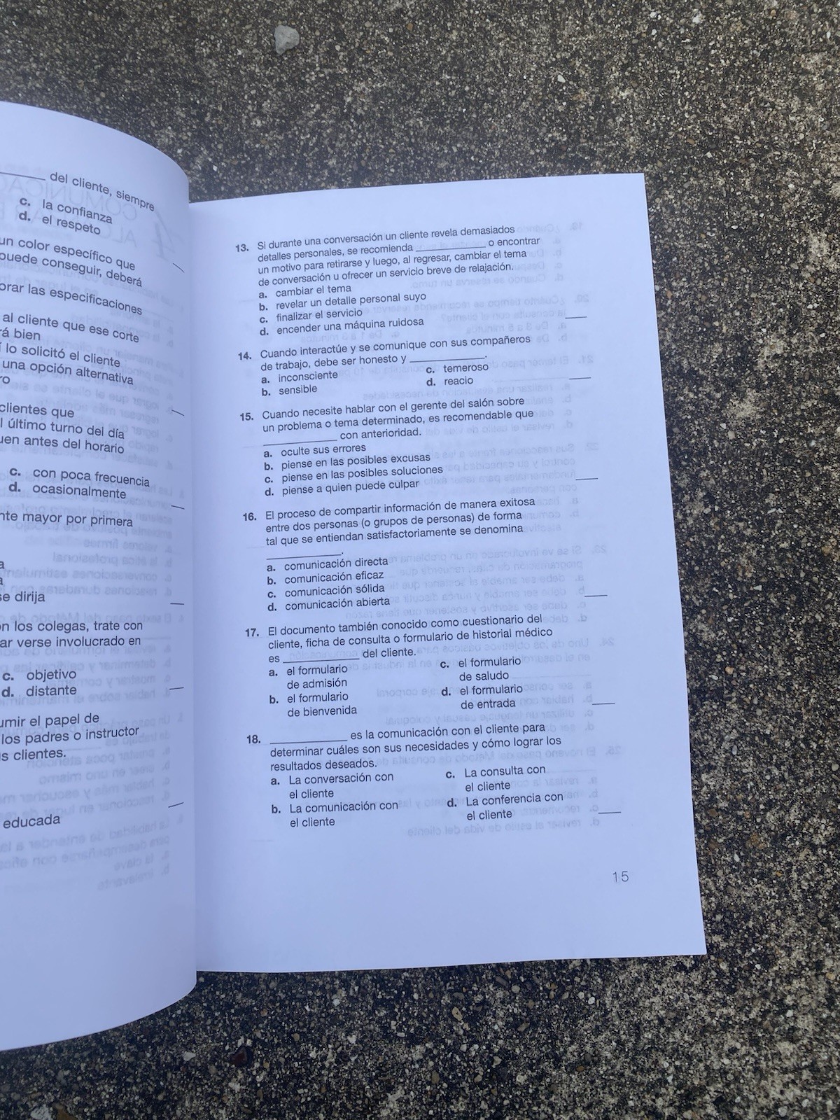 Spanish Translated Exam Review for Milady Standard Cosmetology by Milady (2015,