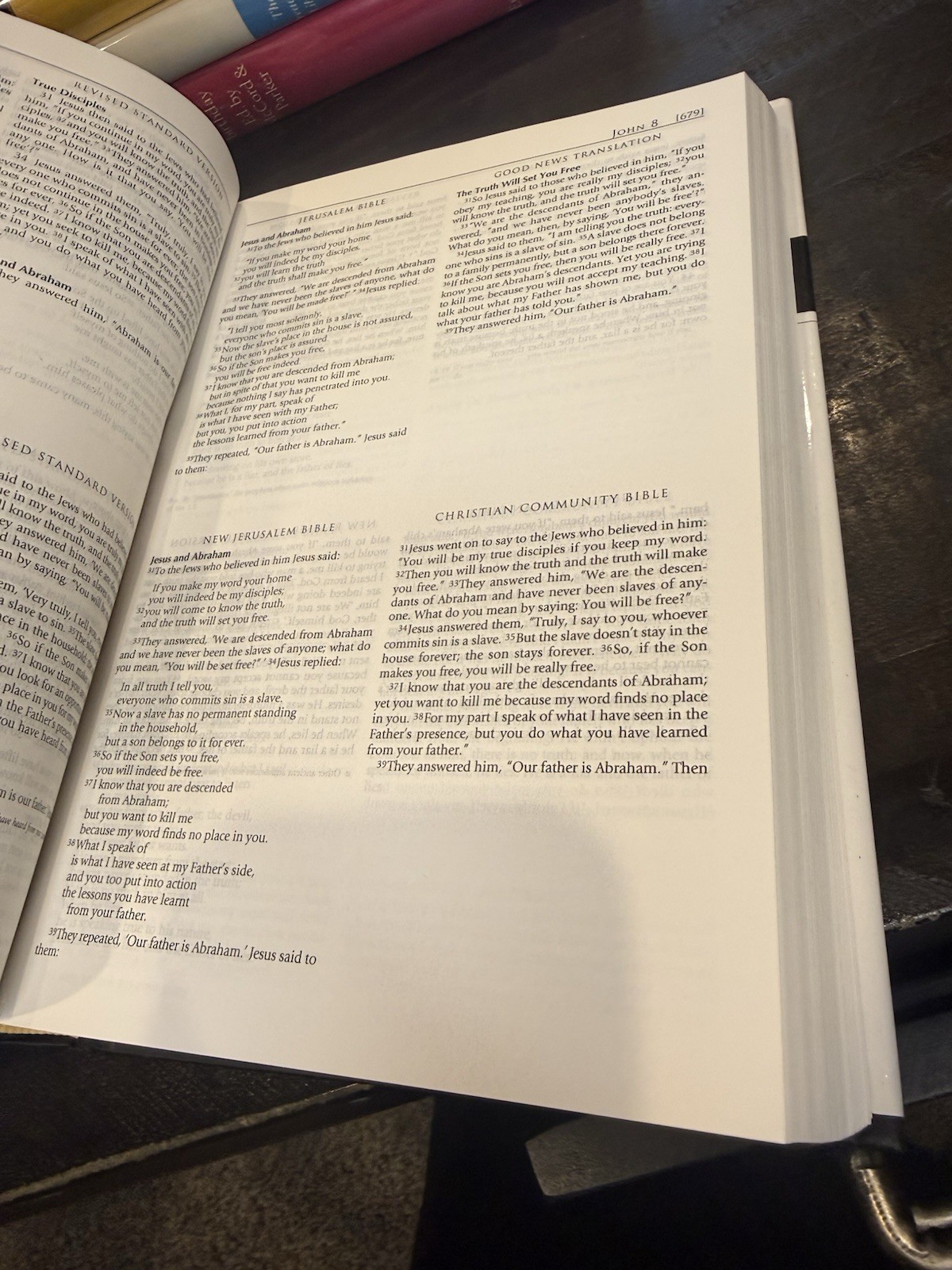 THE CATHOLIC COMPARATIVE NEW TESTAMENT By Oxford University Press Hardcover EUC