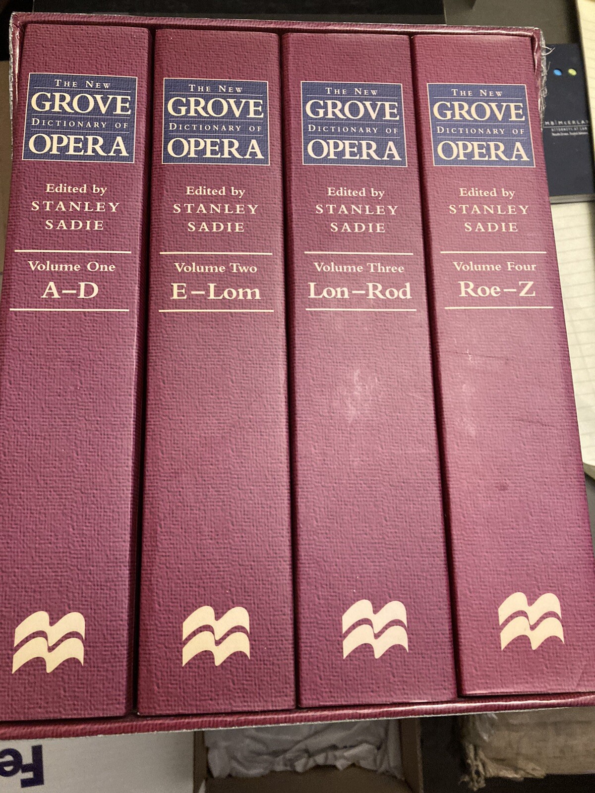 The New Grove Dictionary, Oxford University Press, 4 Volumes, Papaerback, 1997