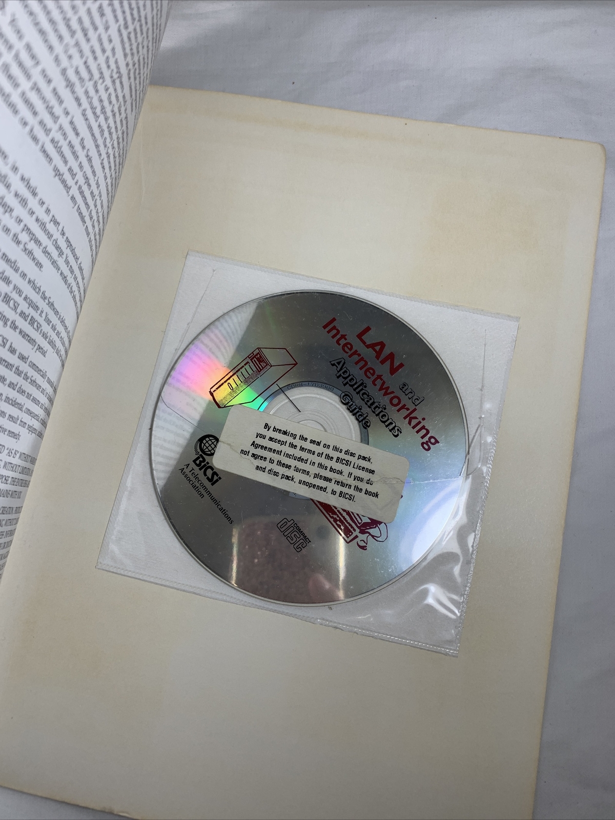 BiCSi Lan and Internetworking Applicatins Guide,Soft Cover with CD-ROM