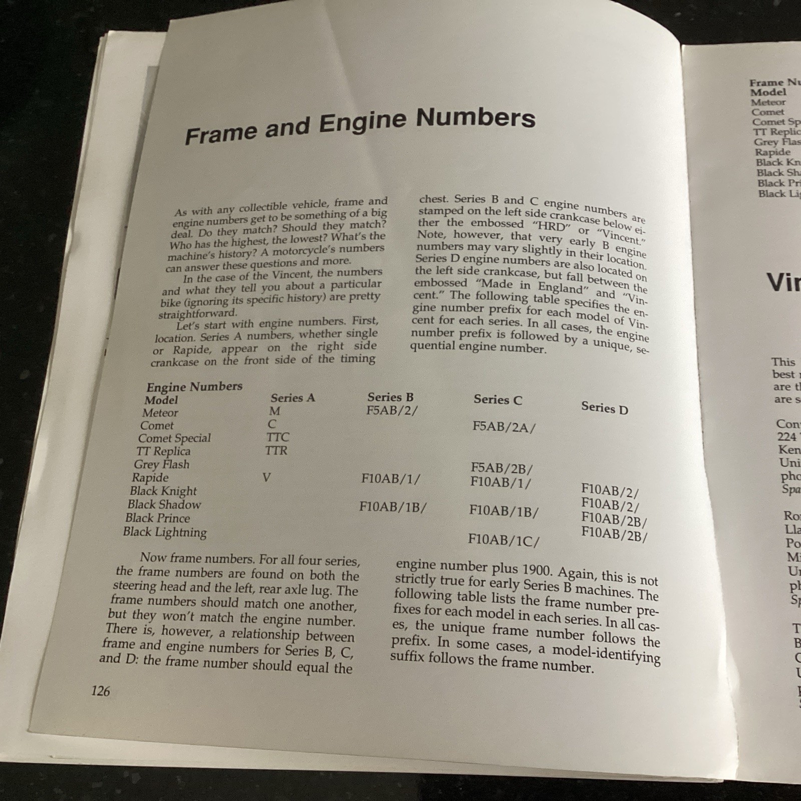 Illustrated Vincent Motorcycle Buyer’s Guide Miller, Zachary 9780879388485 Motor