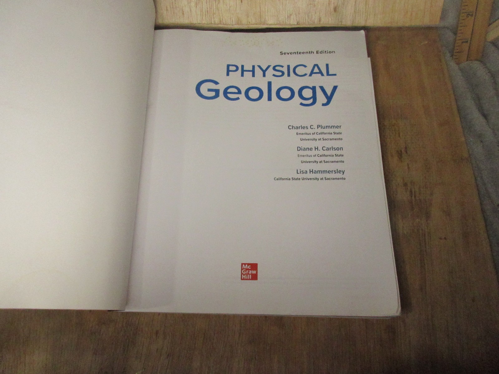 Physical Geology 17th Edition (INTERNATIONAL STUDENT EDITION) BY C. Plummer 2022
